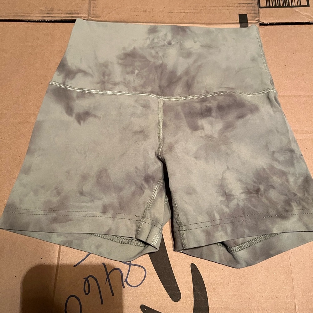 Lululemon align 4” short size 4 color unknown- greenish gray
